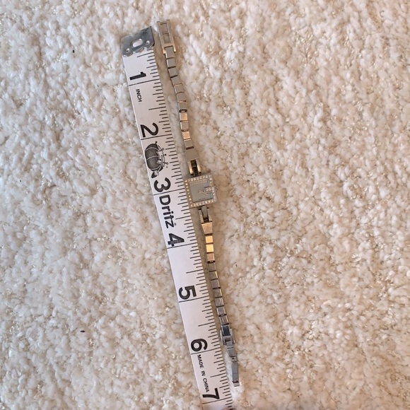 Gucci Mini G Series Diamond Blue Pearl Dial Watch - Picture 8 of 8